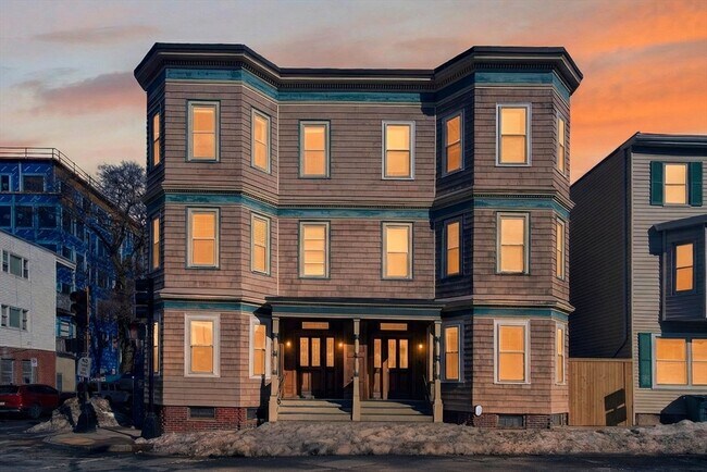 Building Photo - 650 Dorchester Ave