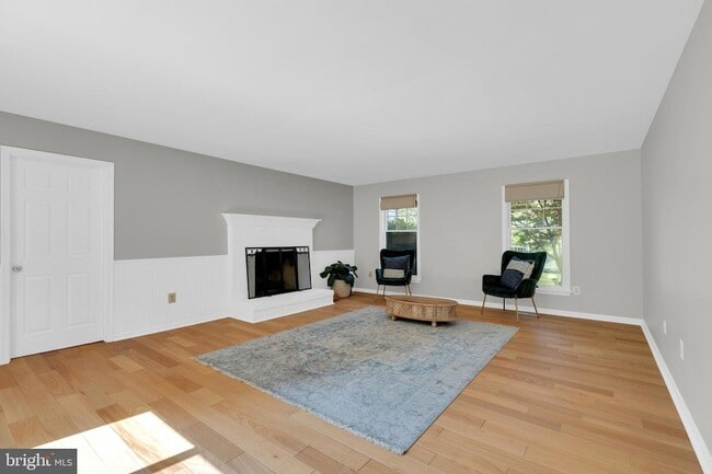 Building Photo - 7707 Lake Glen Dr