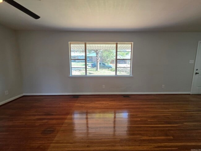 Building Photo - 15 Cliffwood Cir