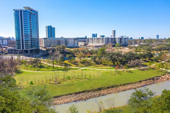 Primary Photo - 3636 W Dallas St