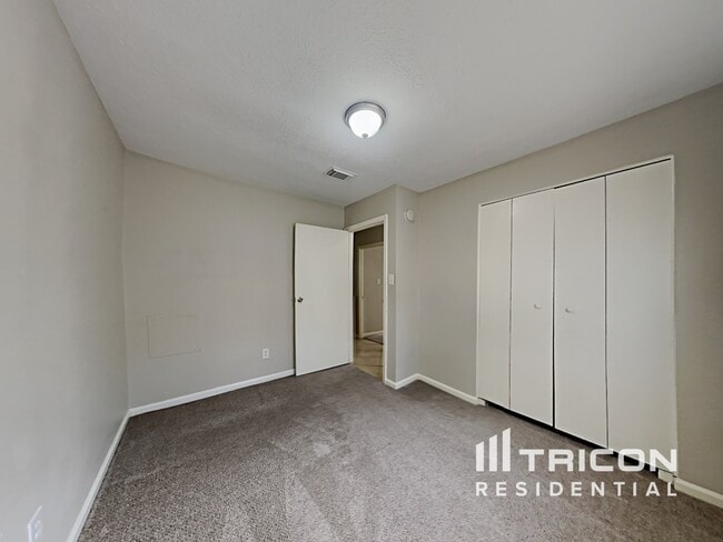 Building Photo - 4827 Tealgate Dr