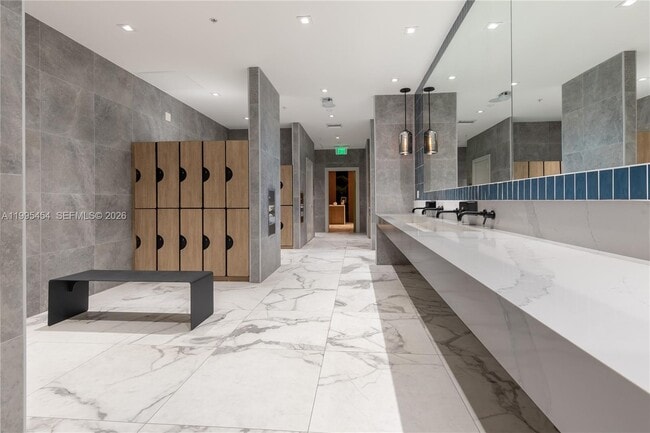 Building Photo - 90 SW 3rd St