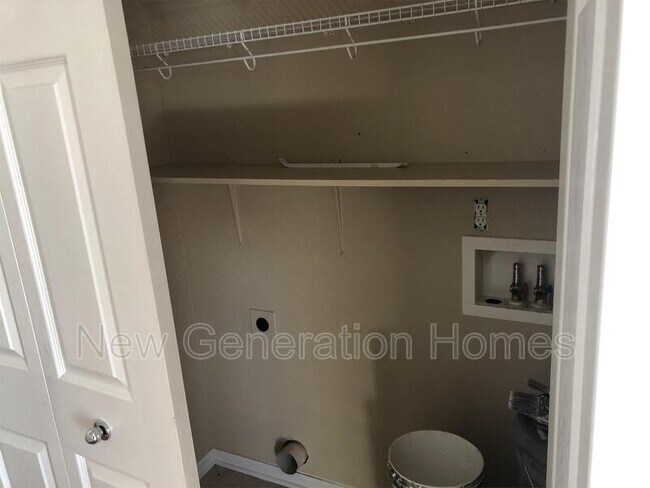Building Photo - 815 Diamond Rim Dr