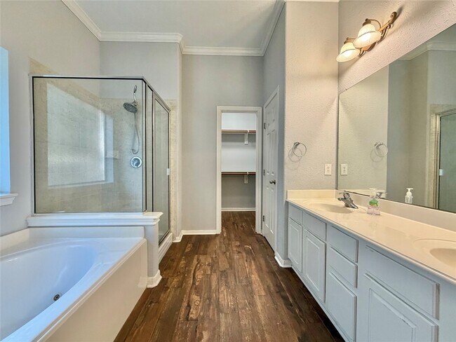 Building Photo - 26 Ebony Oaks Pl