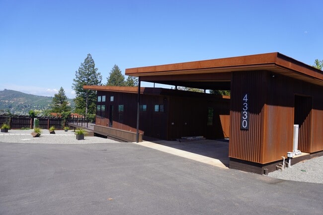 Building Photo - 4330 Parker Hill Rd