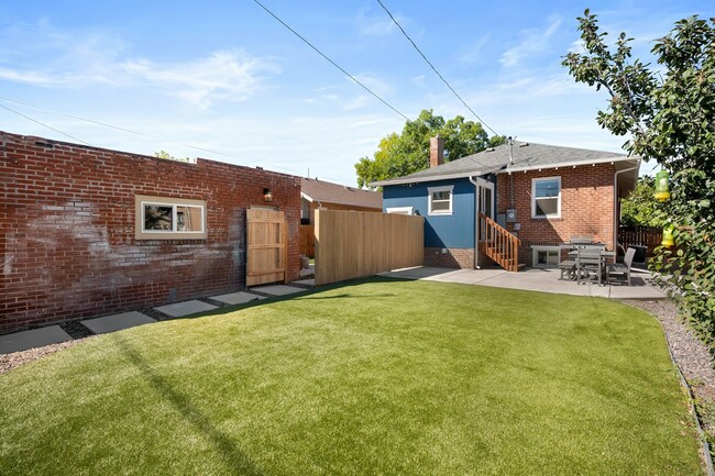 Building Photo - 1534 Meade St