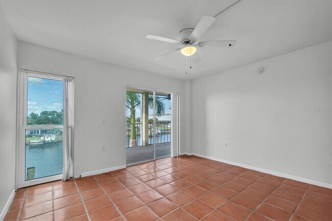 Building Photo - 4900 38th Way S