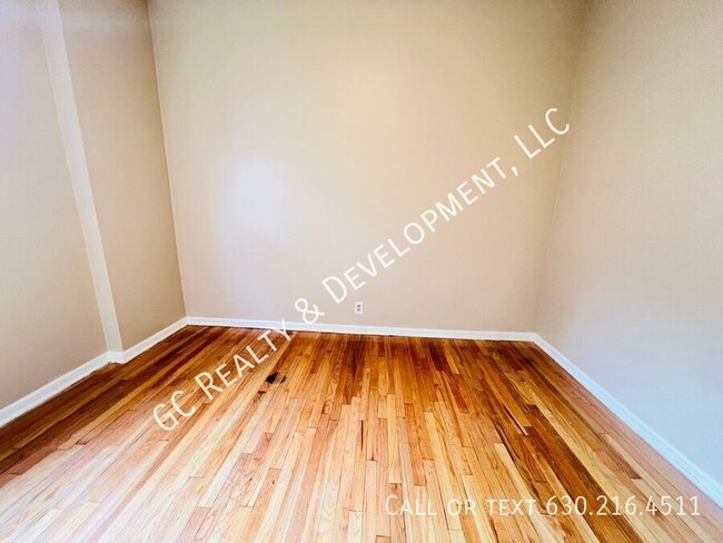 Building Photo - *** $1000 OFF RENT - 4 BEDROOM - 1 BTH / H...