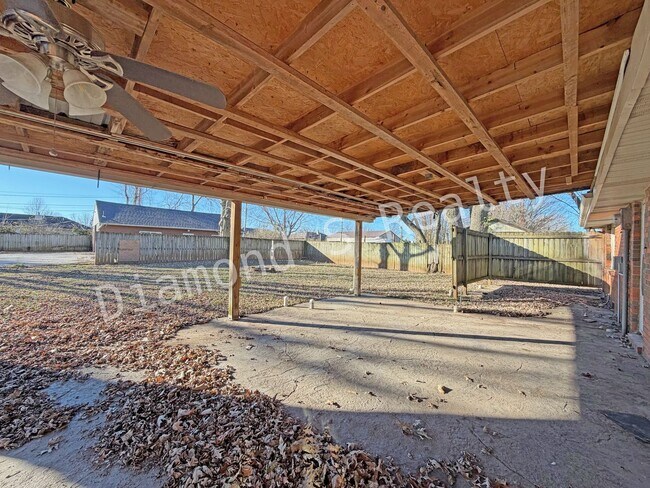 Building Photo - Charming 3 Bedroom Home with HUGE Shop!