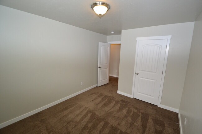 Building Photo - Beautiful 3 Bed/2.5 Bath in Draper!!!