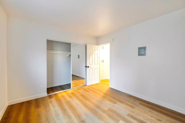 Building Photo - 6828 Fulton Ave