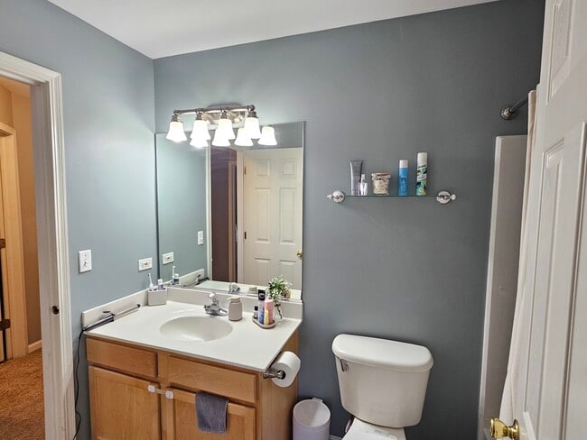 Building Photo - 4012 Blackstone Dr