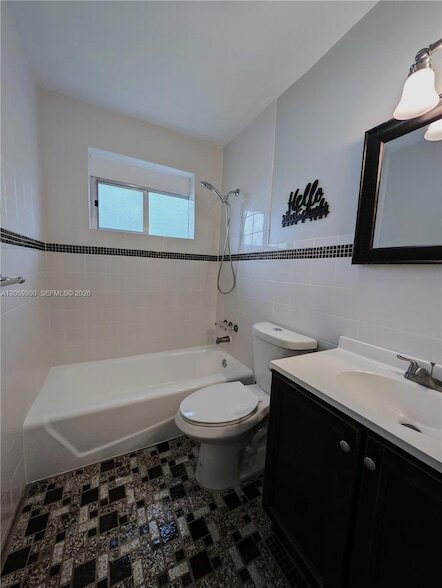 Building Photo - 5821 NW 12th Ct