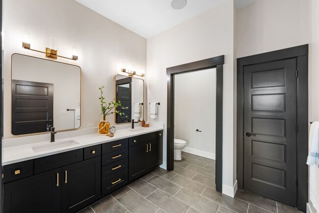 Building Photo - BRAND NEW LUXURY HOME!