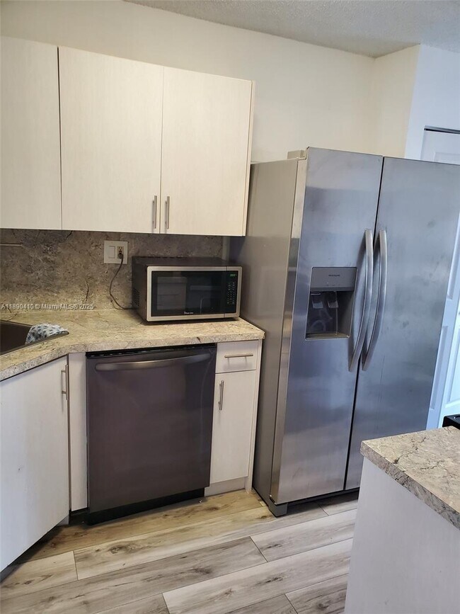 Building Photo - 14260 SW 57th Ln