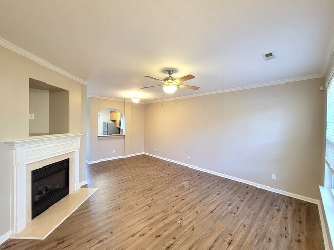 Building Photo - Lovely, Move in Ready 2 Bedroom in Matthews