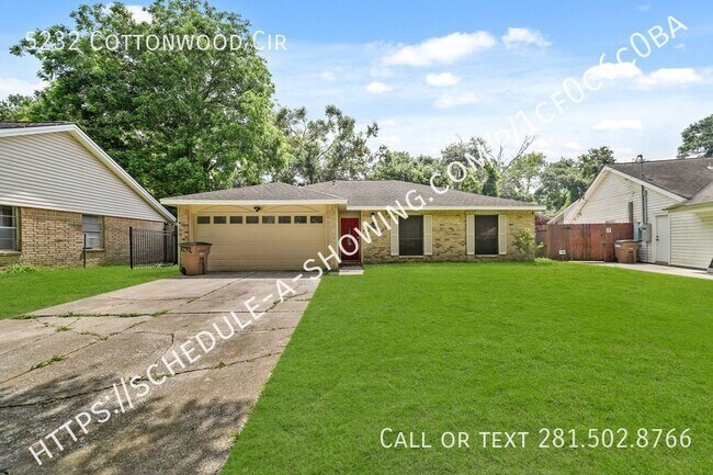 Building Photo - AVAILABLE NOW!