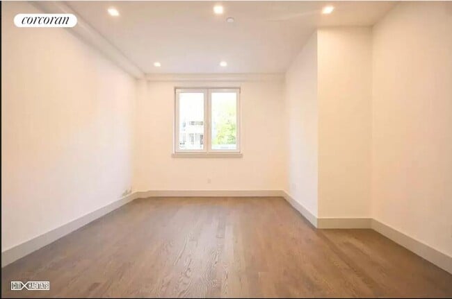 Building Photo - 900 New York Ave