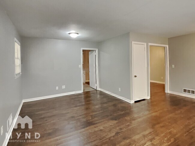 Building Photo - 3681 Lake Dr SE