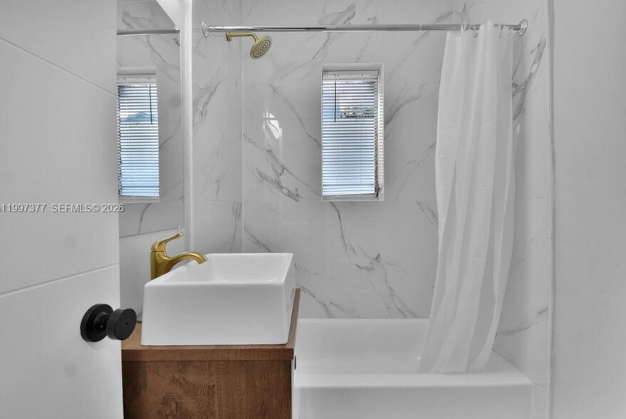 Building Photo - 547 NW 49th St