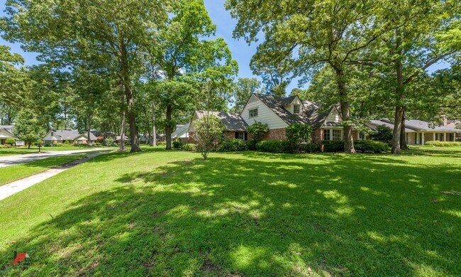 Building Photo - 656 Albemarle Dr