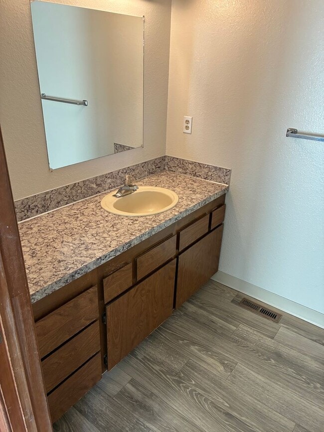 Building Photo - Winter Special!!!!!!! $1,250 off the first month's rent with a 12-month lease!!!!