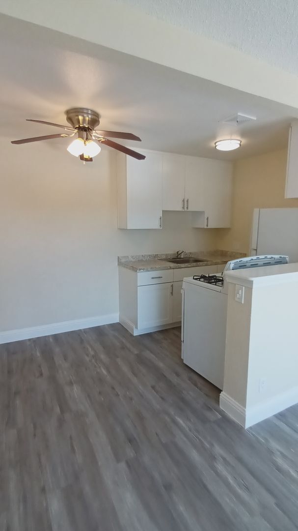 Building Photo - Welcome to SkyView Villa & Somerset Apartments!
