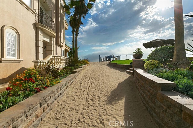 Building Photo - 25 Surfside Ave.