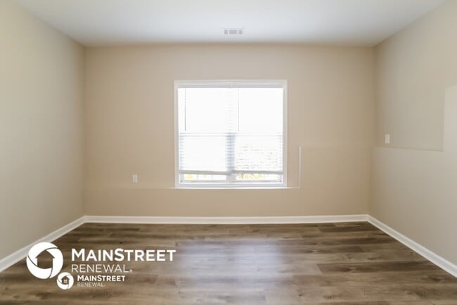 Building Photo - 83 Greatwood Dr