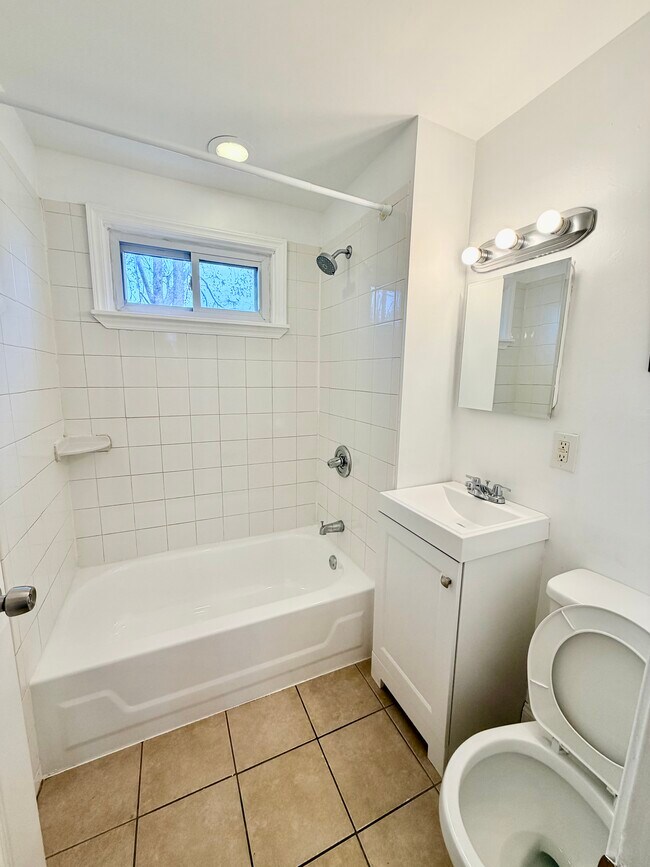 Building Photo - 5023 Tacoma St