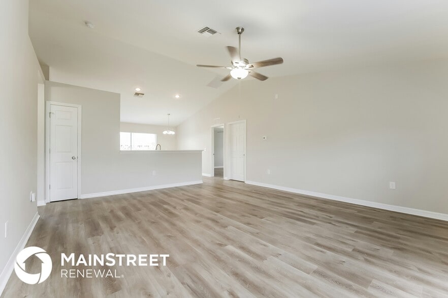 Building Photo - 3906 11th St W