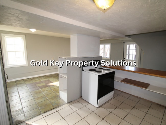 Building Photo - 2 BR 1 BA House Off Scatterfield (NO SECTION 8)