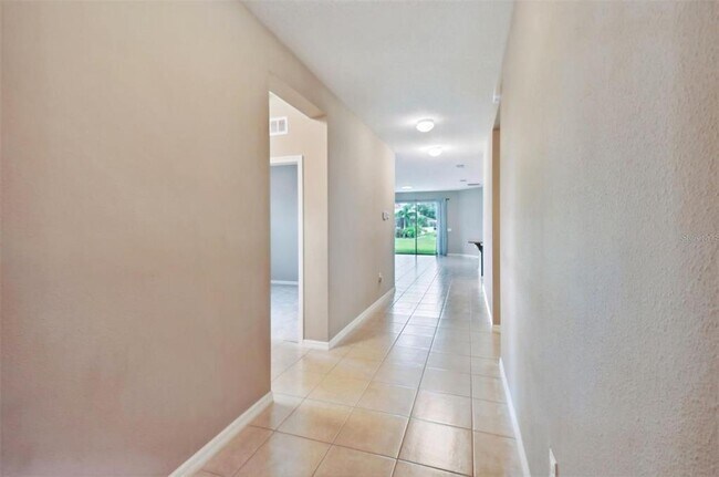 Building Photo - 10606 Laguna Plains Dr