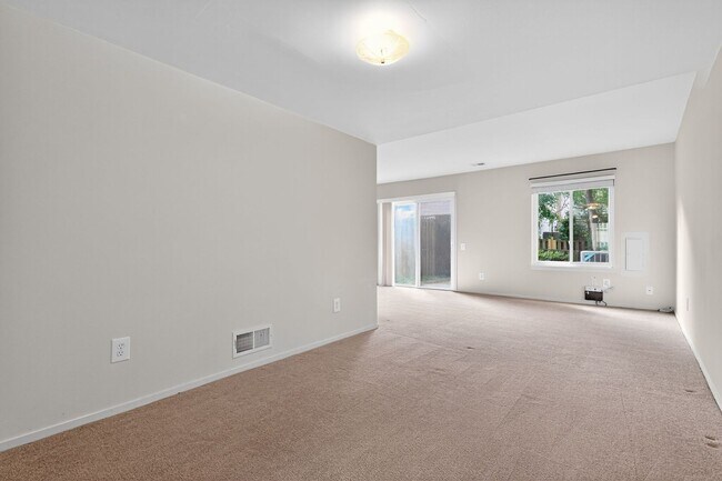 Building Photo - Charming End-Unit Townhome in Sought-After Maryland Place, Gaithersburg