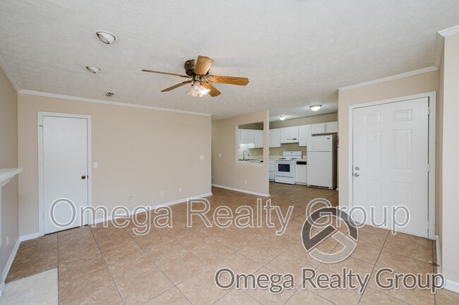 Building Photo - 821 Willow Pointe
