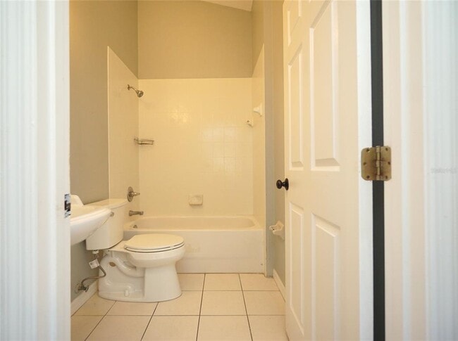 Building Photo - 2416 E Ida St