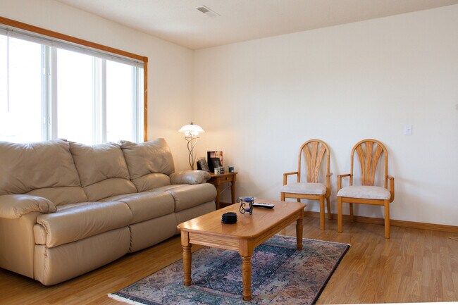 Building Photo - 433 15th Ave