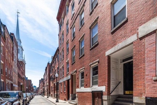 Building Photo - 198 Salem St