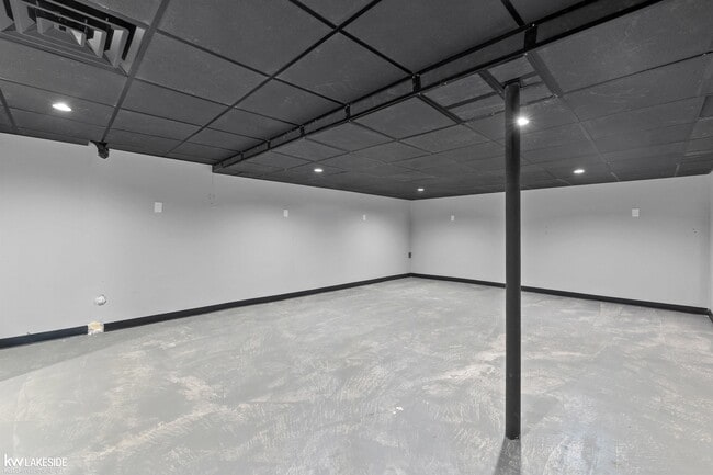 Building Photo - 53638 Springhill Meadows Dr