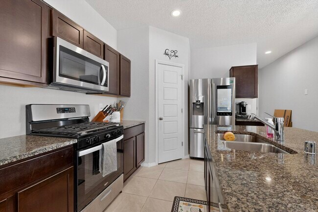 Building Photo - 10650 Valedon Ln SW