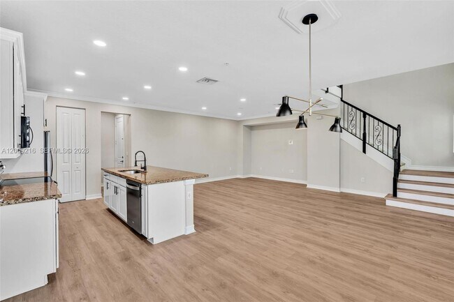 Building Photo - 11541 SW 15th Ave