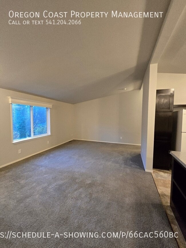 Building Photo - 15 N Hillside Dr