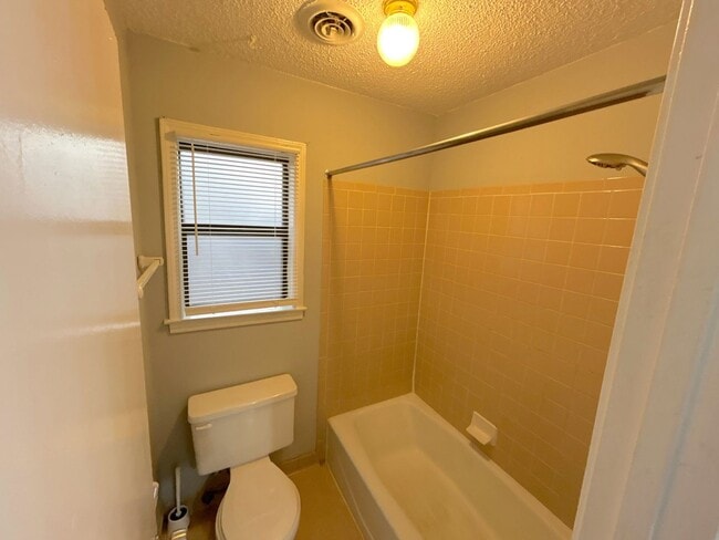 Building Photo - 1429 Leafhaven Cove