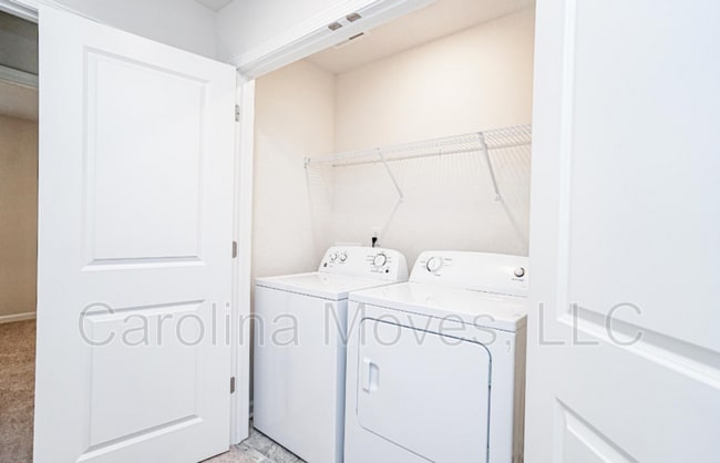 Building Photo - 179 Clingstone Trl