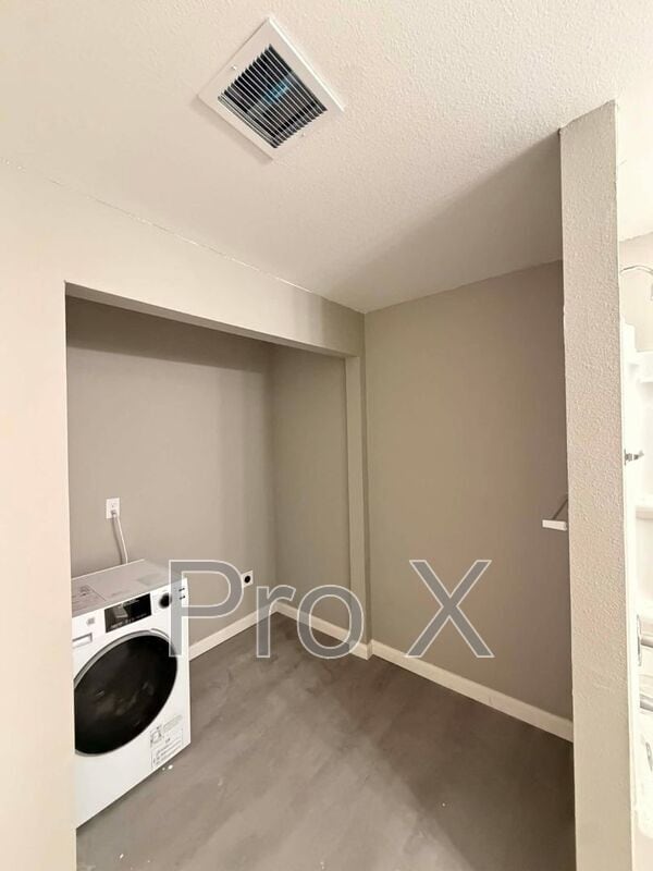 Building Photo - 121 S Byers Ave