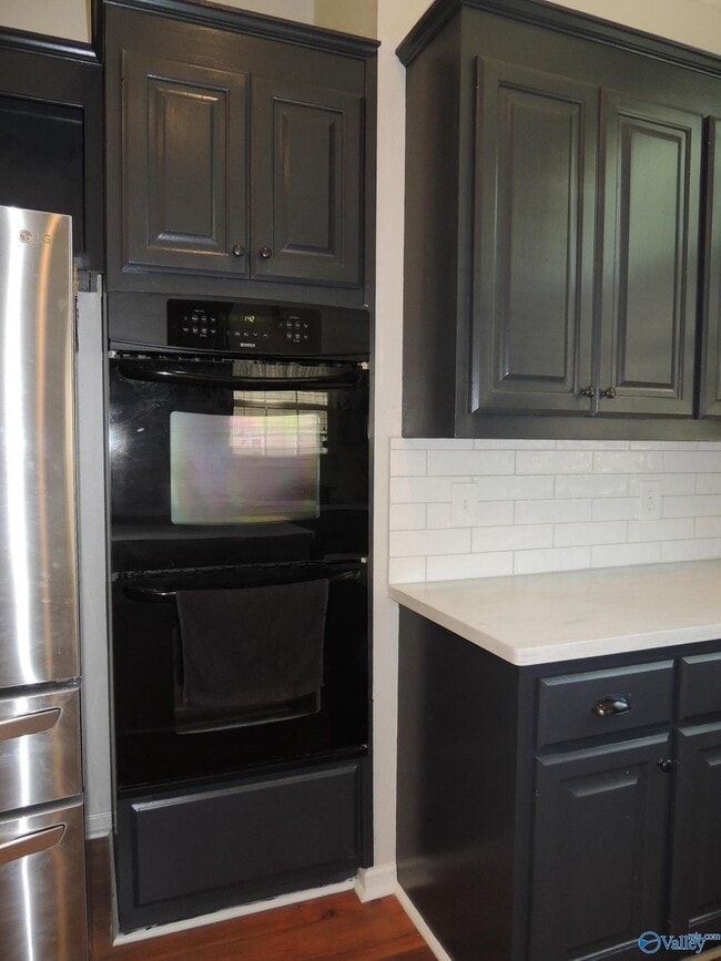 Building Photo - 104 Kestrel Ct SW