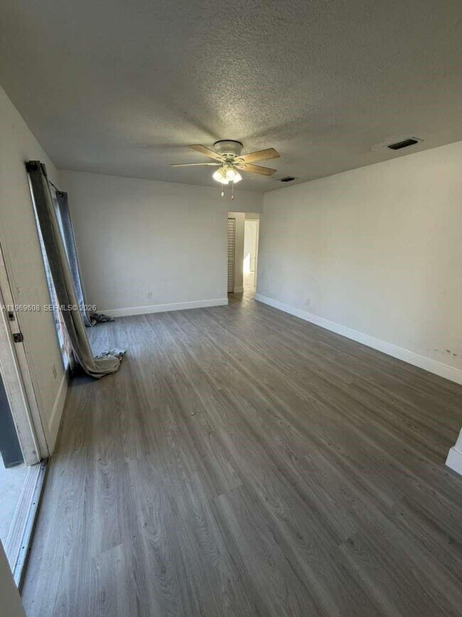 Building Photo - 9240 Nautilus Dr