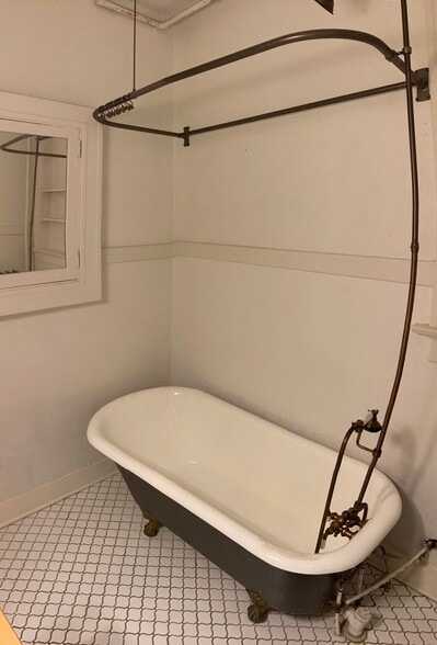 Building Photo - 3784 Washington St