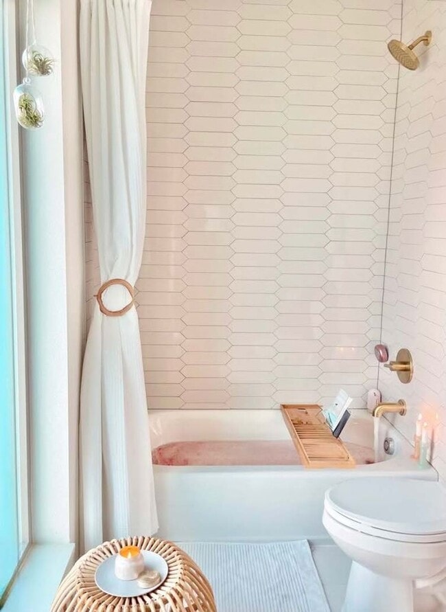 Building Photo - 1130 SE Tenino St