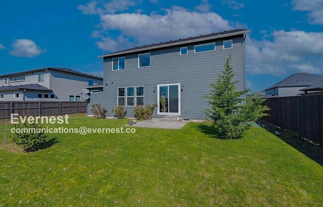 Building Photo - 5 Bed, 4 Bath / Section 8 Accepted / Available now!